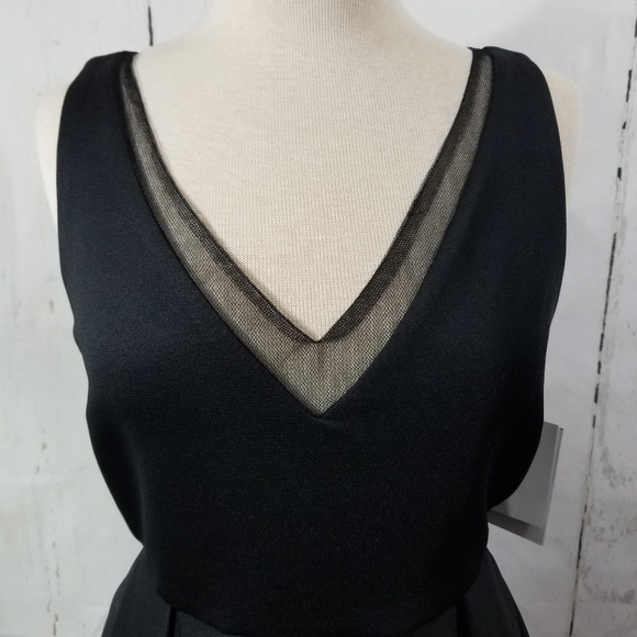 KALANI HILLIKER for Alyce V-Neck Dress w/Pockets - Picture 2 of 9